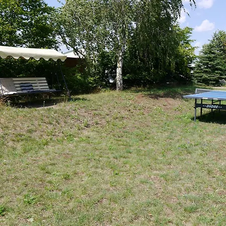 Lägenhet Mit Ueberdachter Terrasse Und Garten - 10 Minuten Von Templin *
