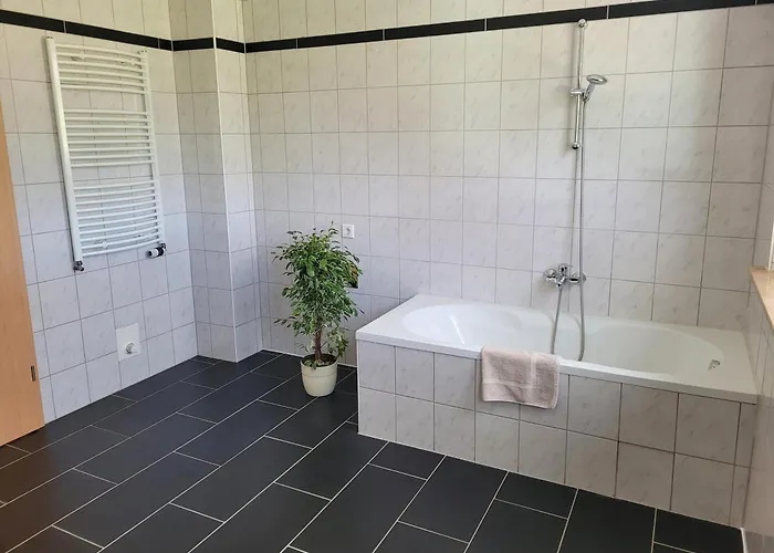 Mit Garten - 10 Minuten Von Templin